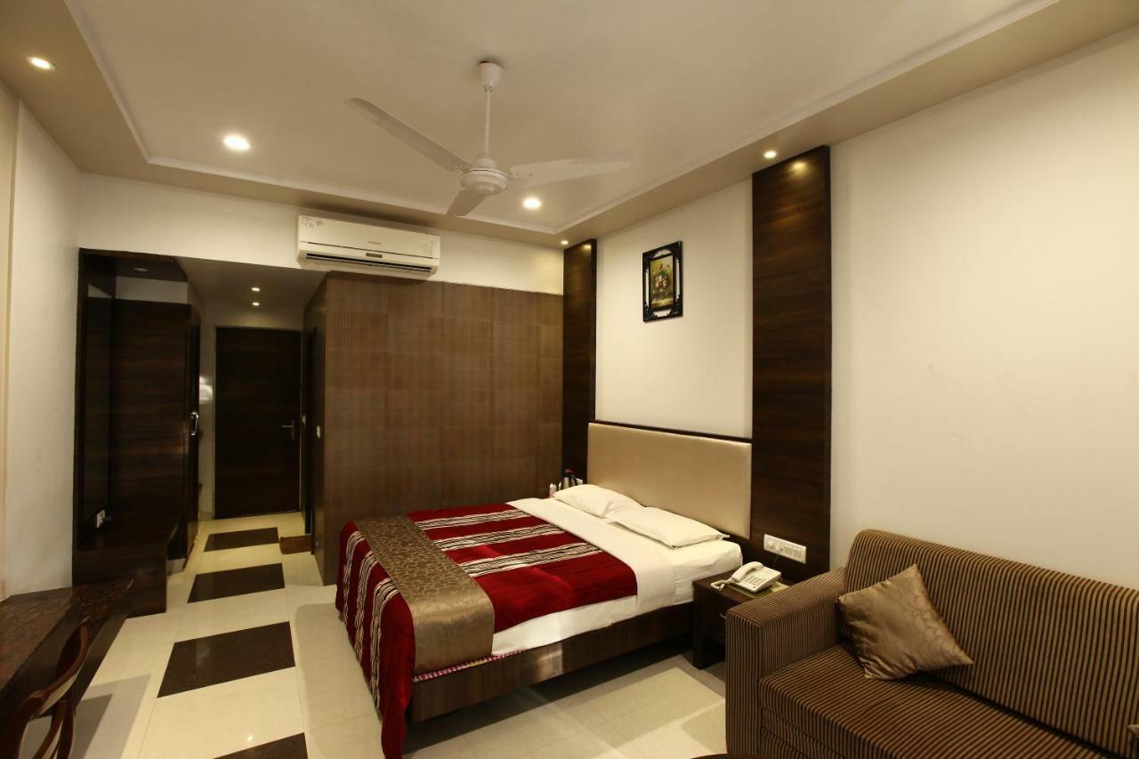Usha Ascot Hotel Matheran Kültér fotó
