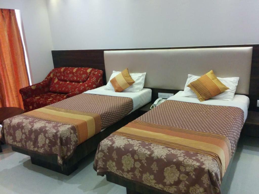 Usha Ascot Hotel Matheran Kültér fotó