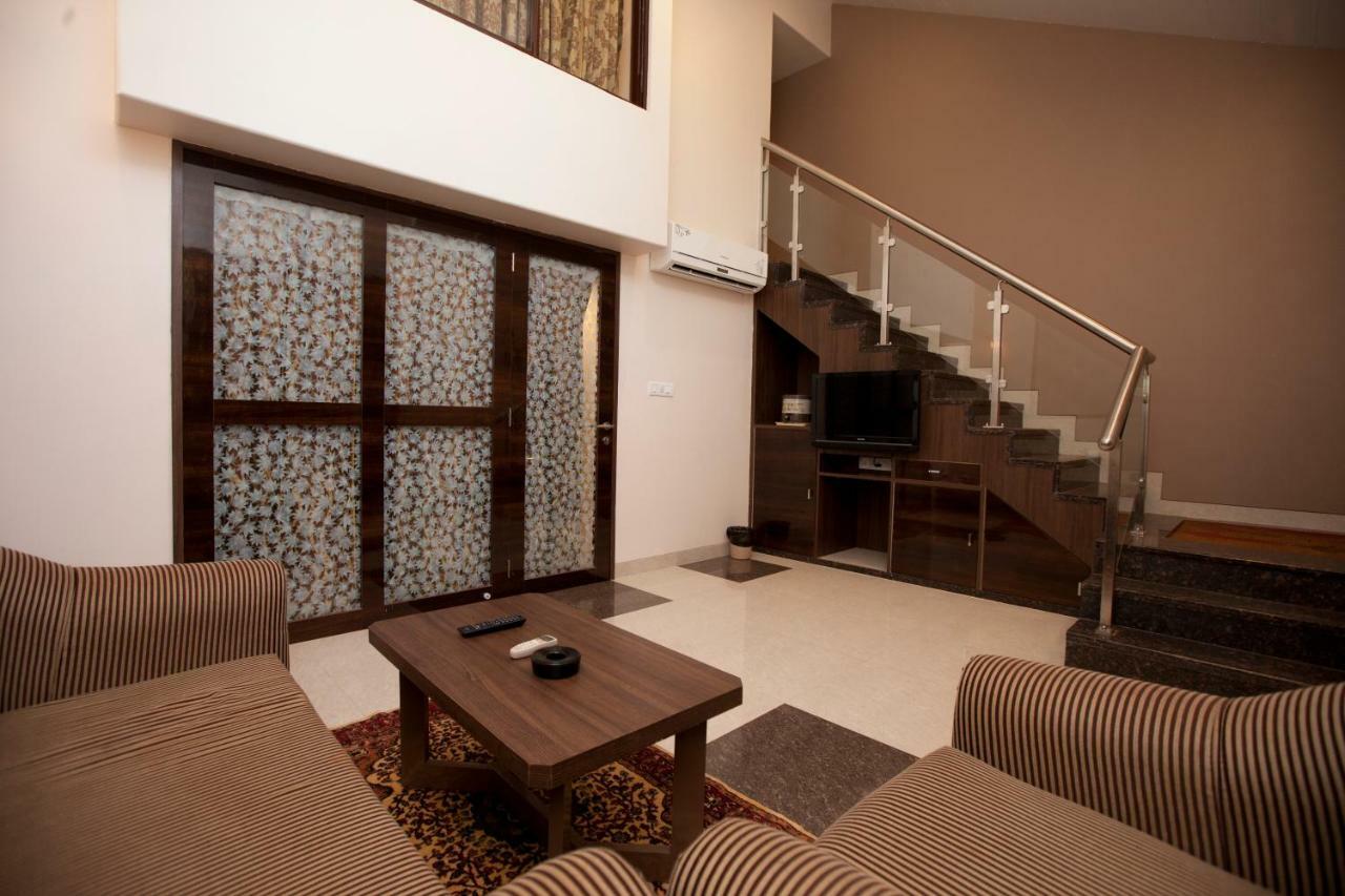 Usha Ascot Hotel Matheran Kültér fotó