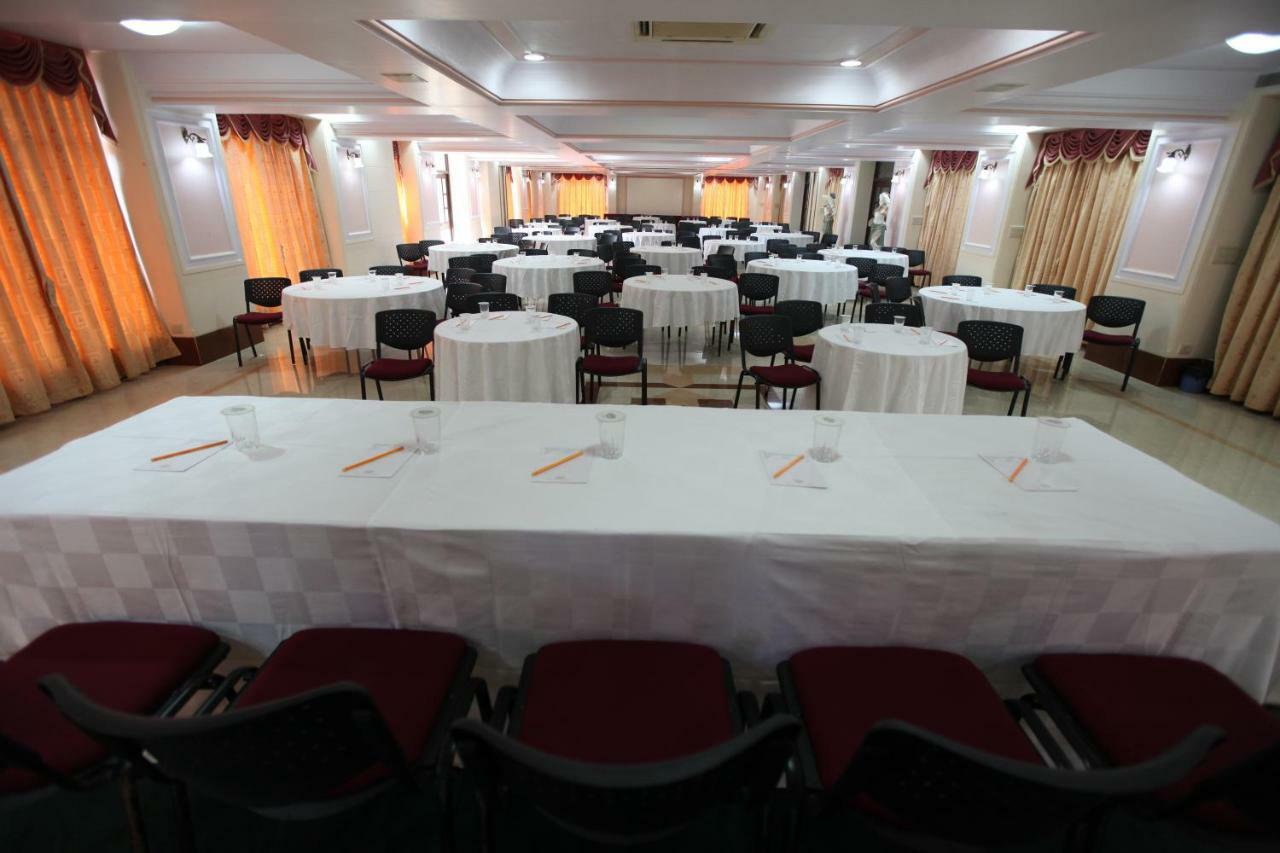 Usha Ascot Hotel Matheran Kültér fotó