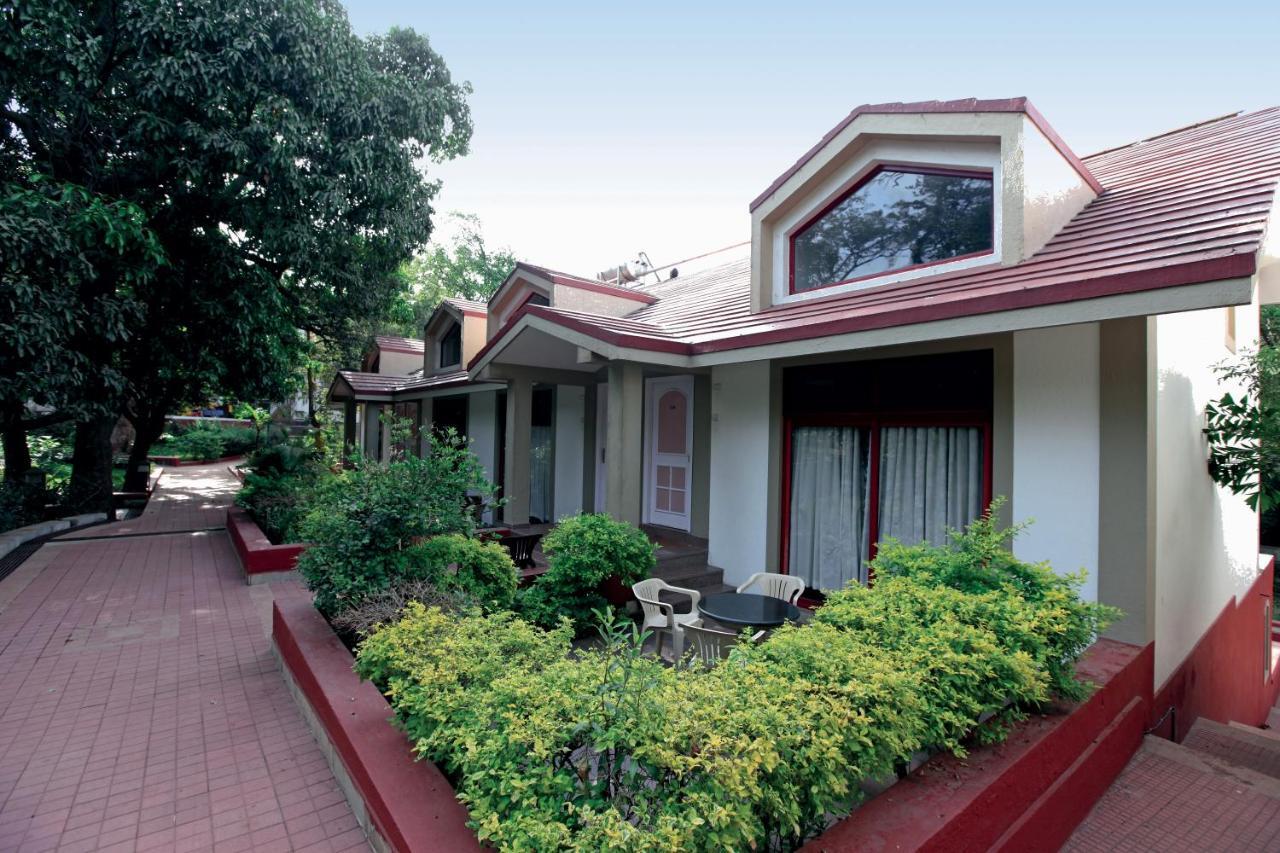 Usha Ascot Hotel Matheran Kültér fotó