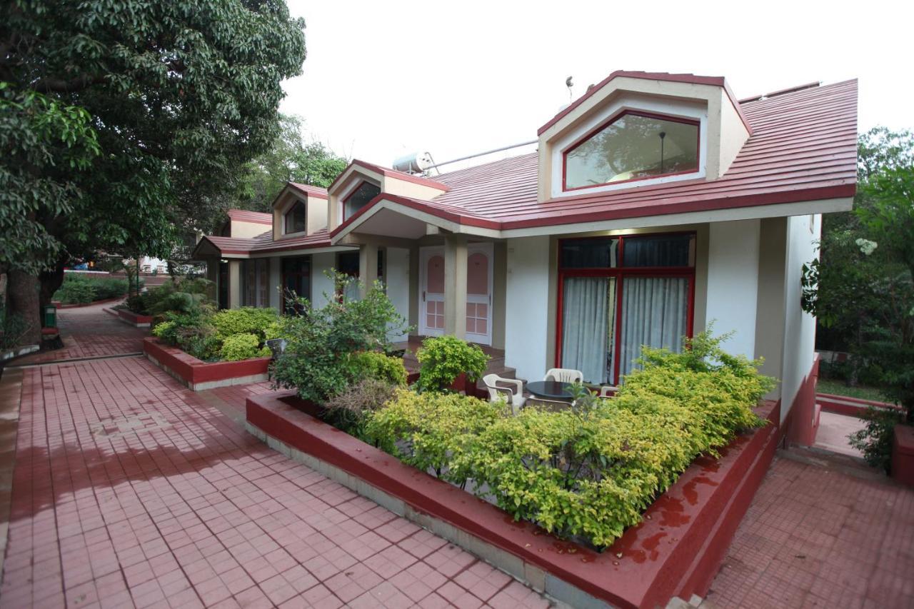 Usha Ascot Hotel Matheran Kültér fotó