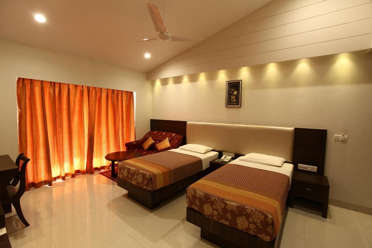 Usha Ascot Hotel Matheran Kültér fotó