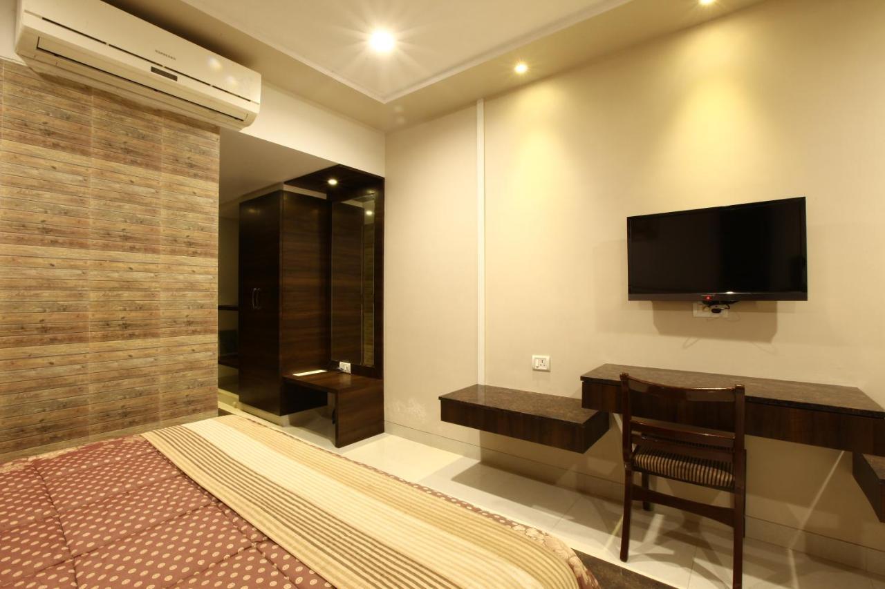 Usha Ascot Hotel Matheran Kültér fotó
